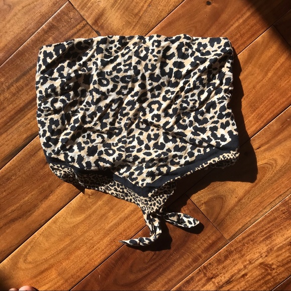 2/$20🦋CHEETAH PRINT FLOWY TUBE TOP - Picture 4 of 7